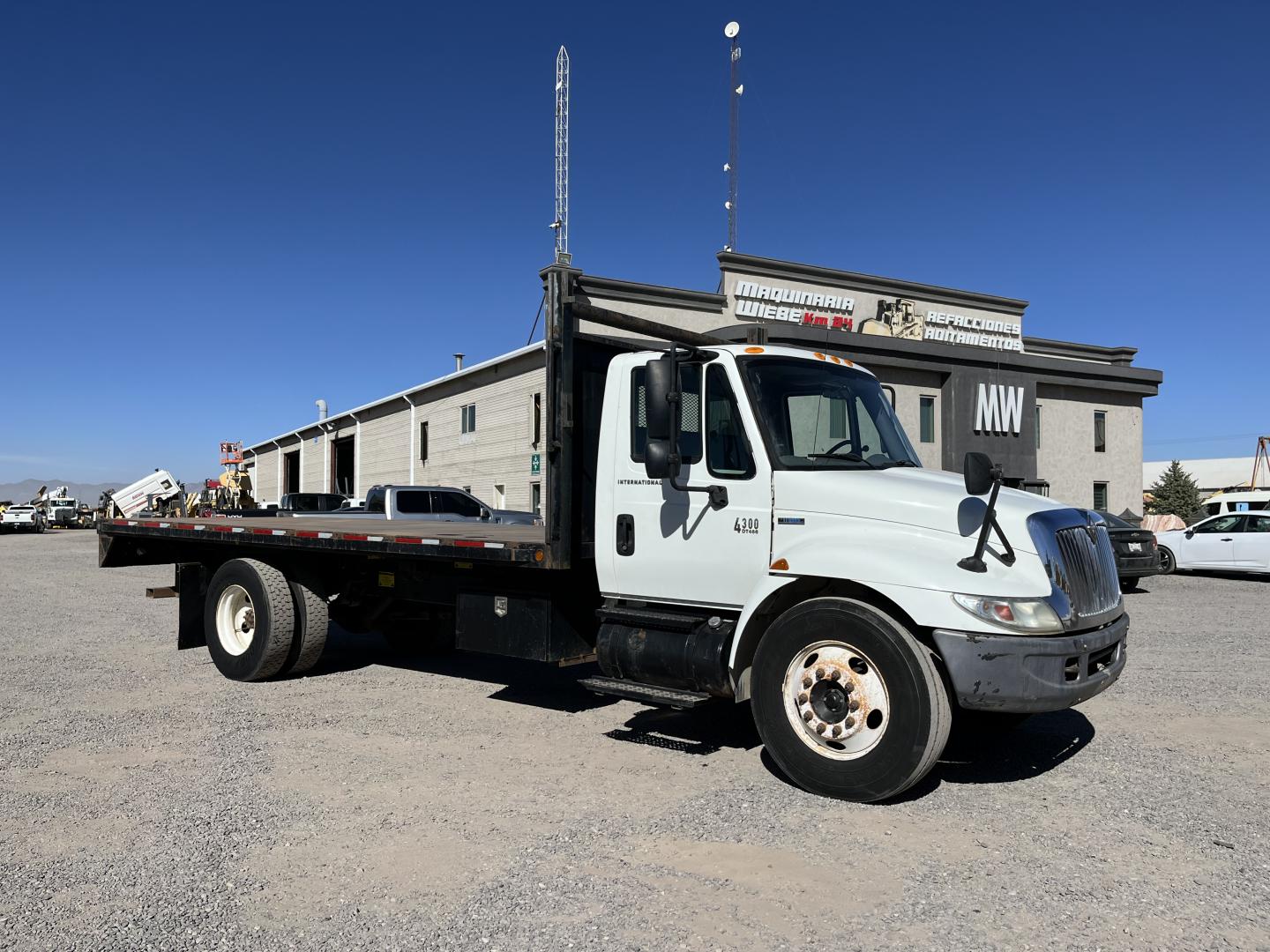 ./imagenes/INVOICE/2019/18000/CAMION PLATAFORMA INTERNATIONAL 4300 (1).JPG